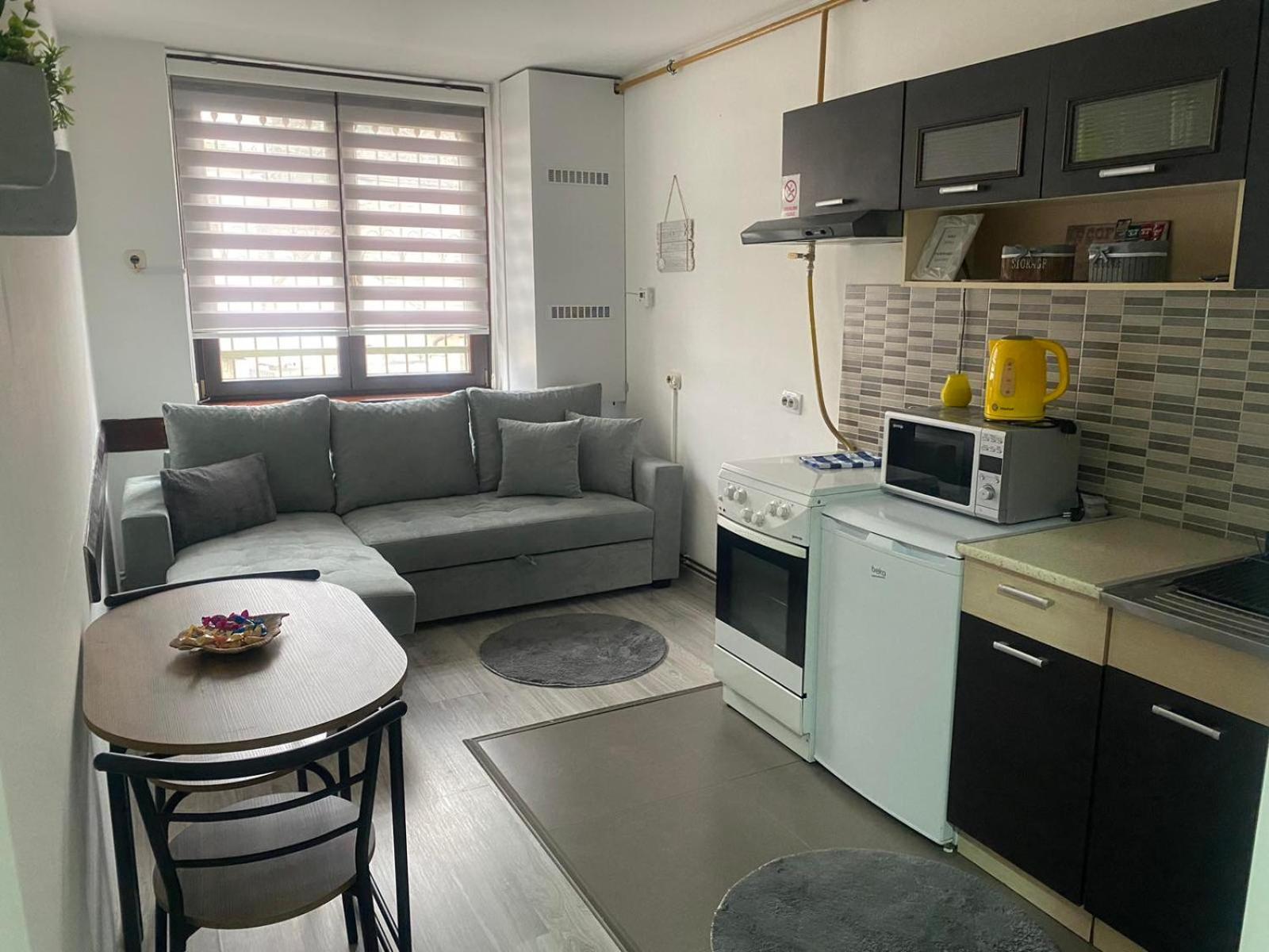 Nejra Apartment *